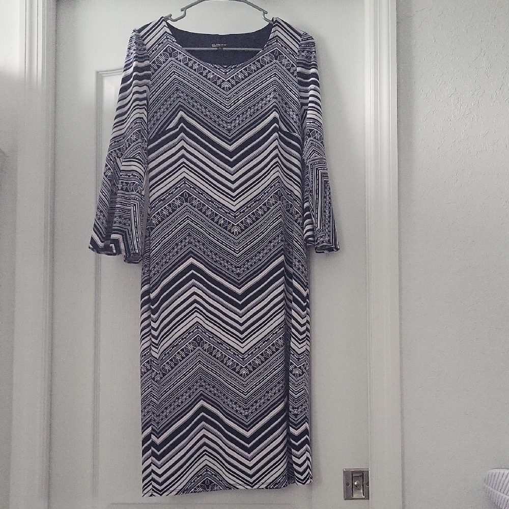 Glamour Blue and White Zigzag Long Sleeve Dress